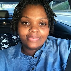 Meet your Posher, Simone